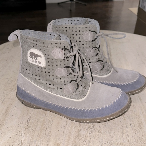 SOREL Joplin Perfed Leather Stitch Duck Boot Steel Gray
Blue Lace up boot Sz 7/8 - Picture 3 of 12